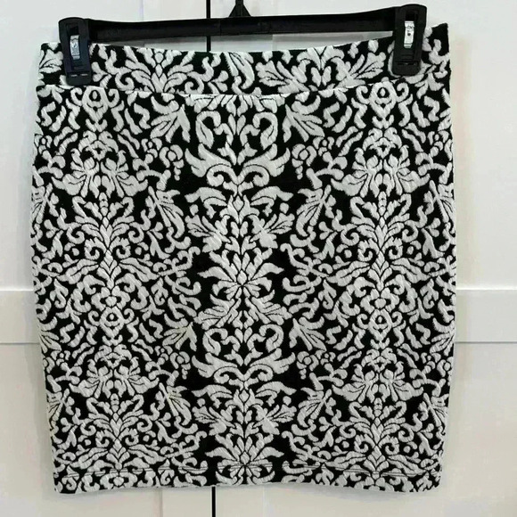 Ann Taylor LOFT Skirt Women’s Size M Black White Stretch - Picture 7 of 7